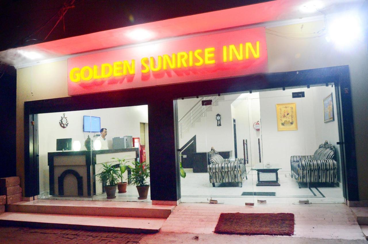 Hotel Golden Sunrise Inn อัมริตสา ภายนอก รูปภาพ